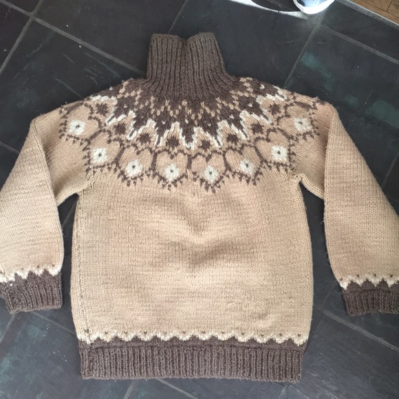 Fair Isles turtleneck knit sweater - Picture 4 of 4